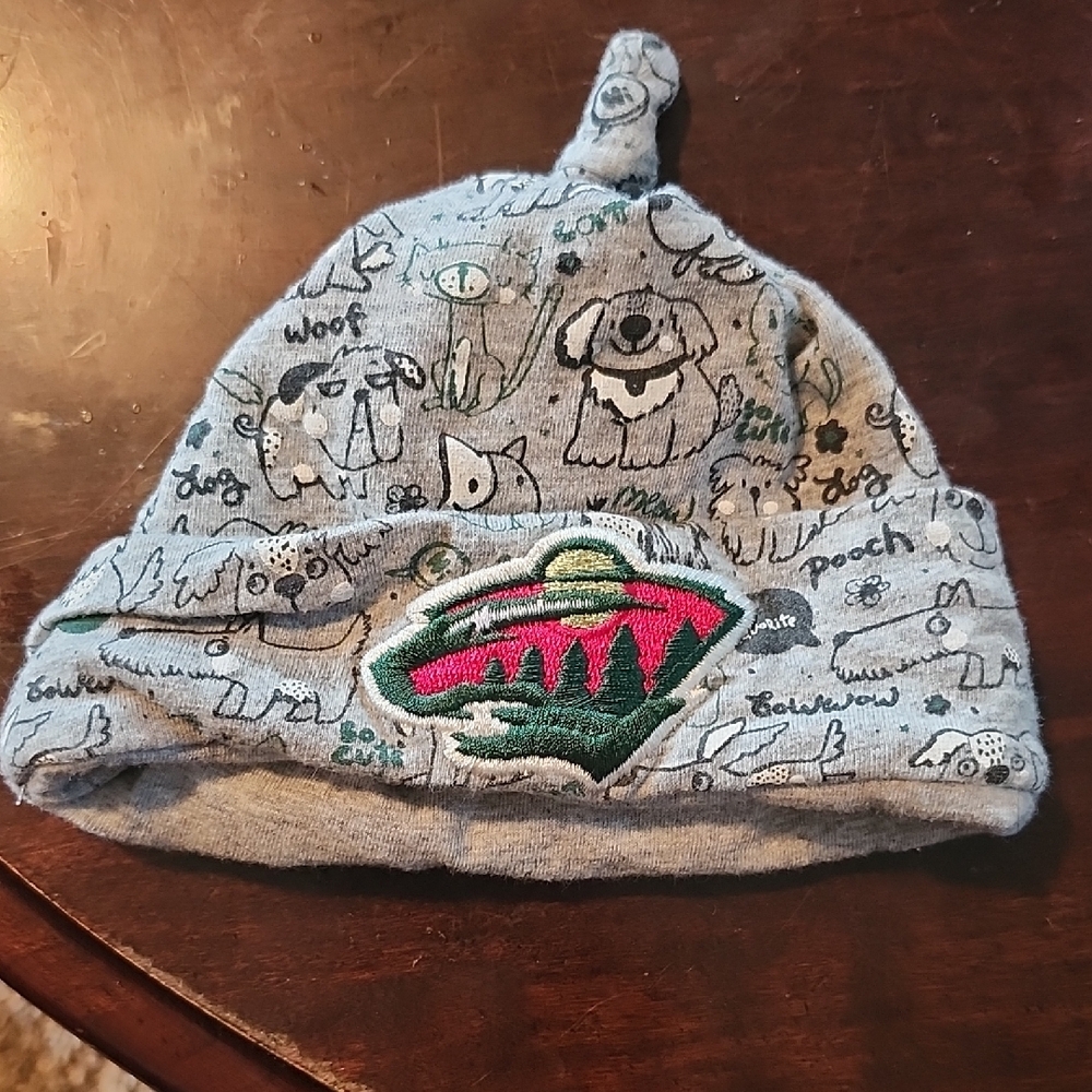 New Era Gray and Green Hat with Embroidered Logo - Picture 1 of 3